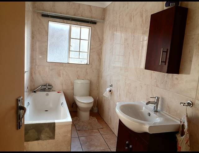 3 BEDROOM HOUSE FOR SALE IN WATERVAL EAST